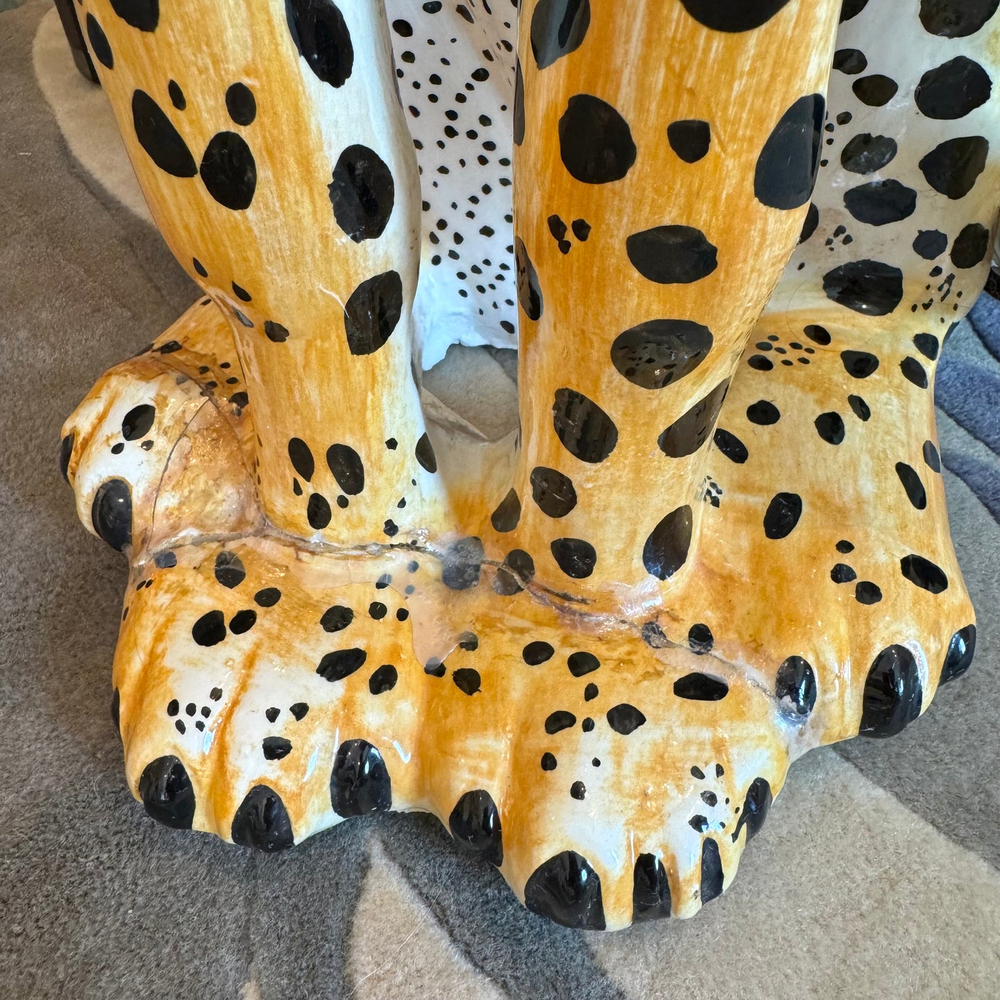 Vintage 1977 Large Ceramic Cheetah Statue (as is)