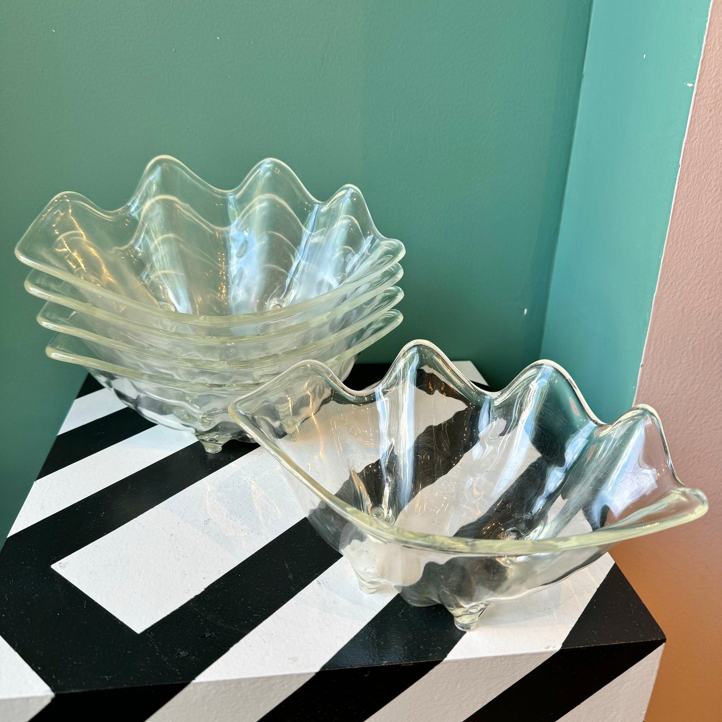 Small Vintage Lucite Clam Shell Bowl/item