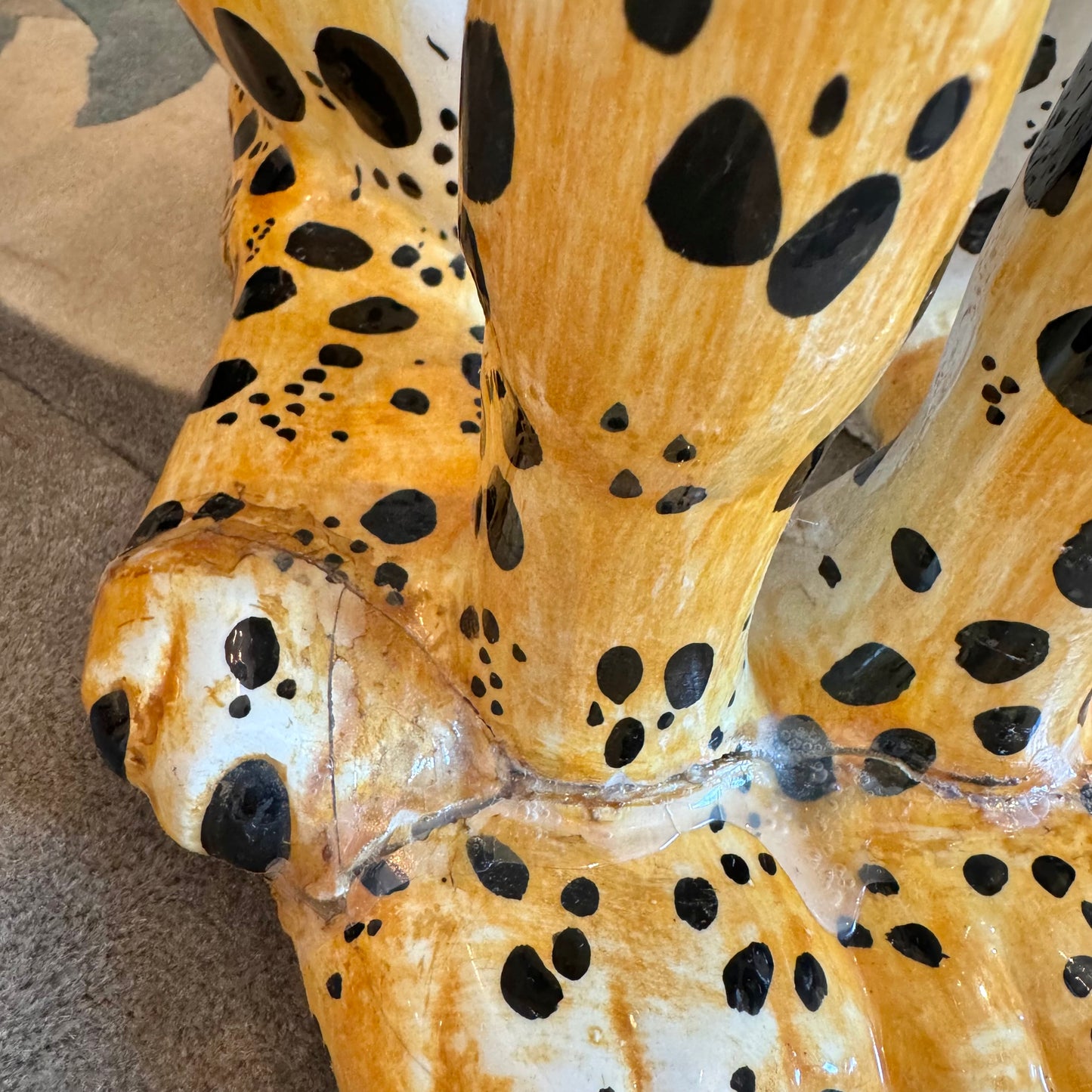 Vintage 1977 Large Ceramic Cheetah Statue (as is)