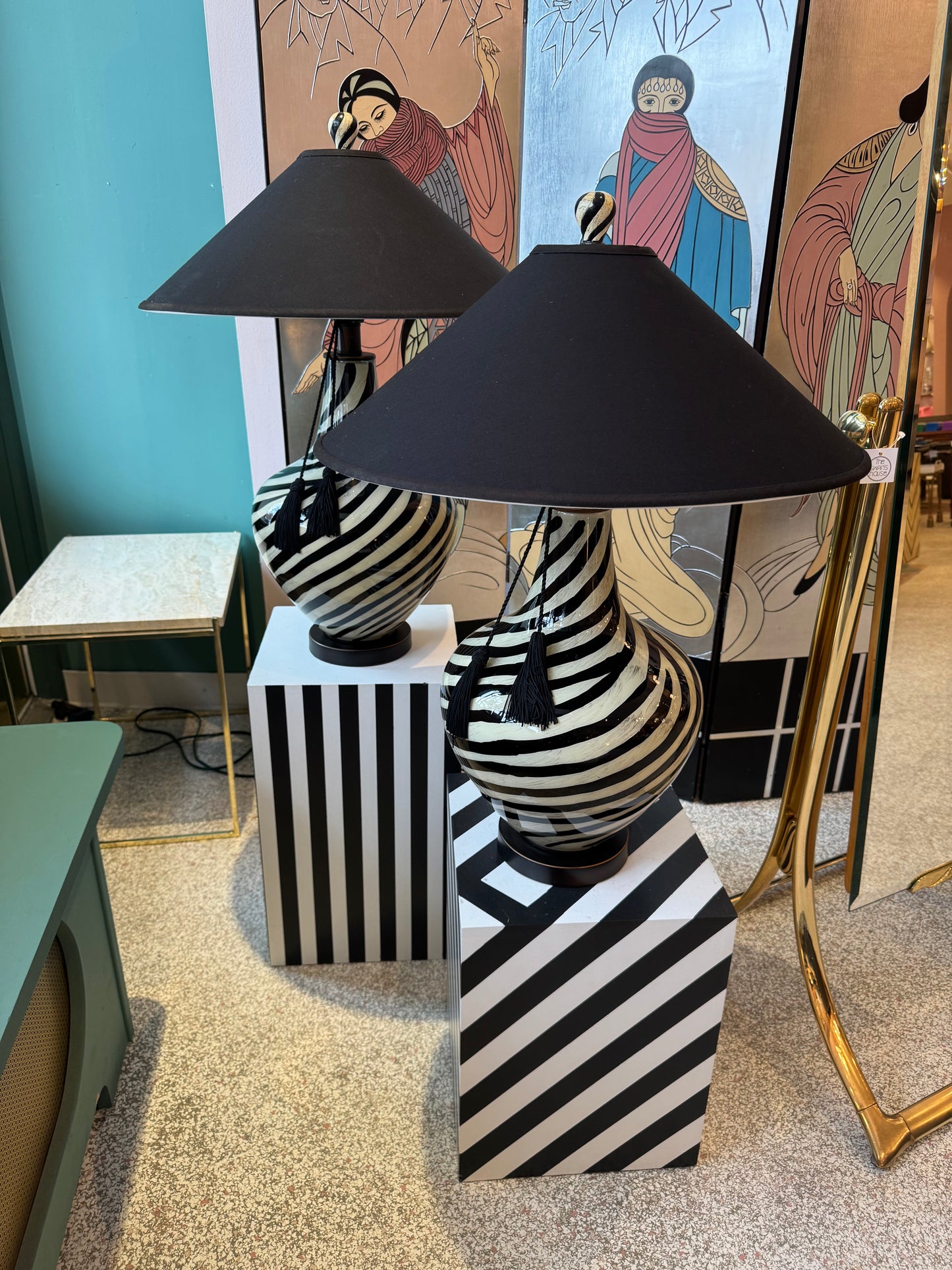 Black and White Striped Glass "Zebra" Lamp with Black Shade/item